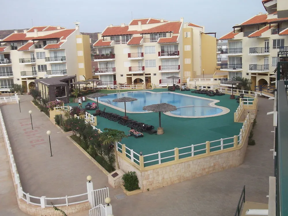 Vila Cabral contacts
